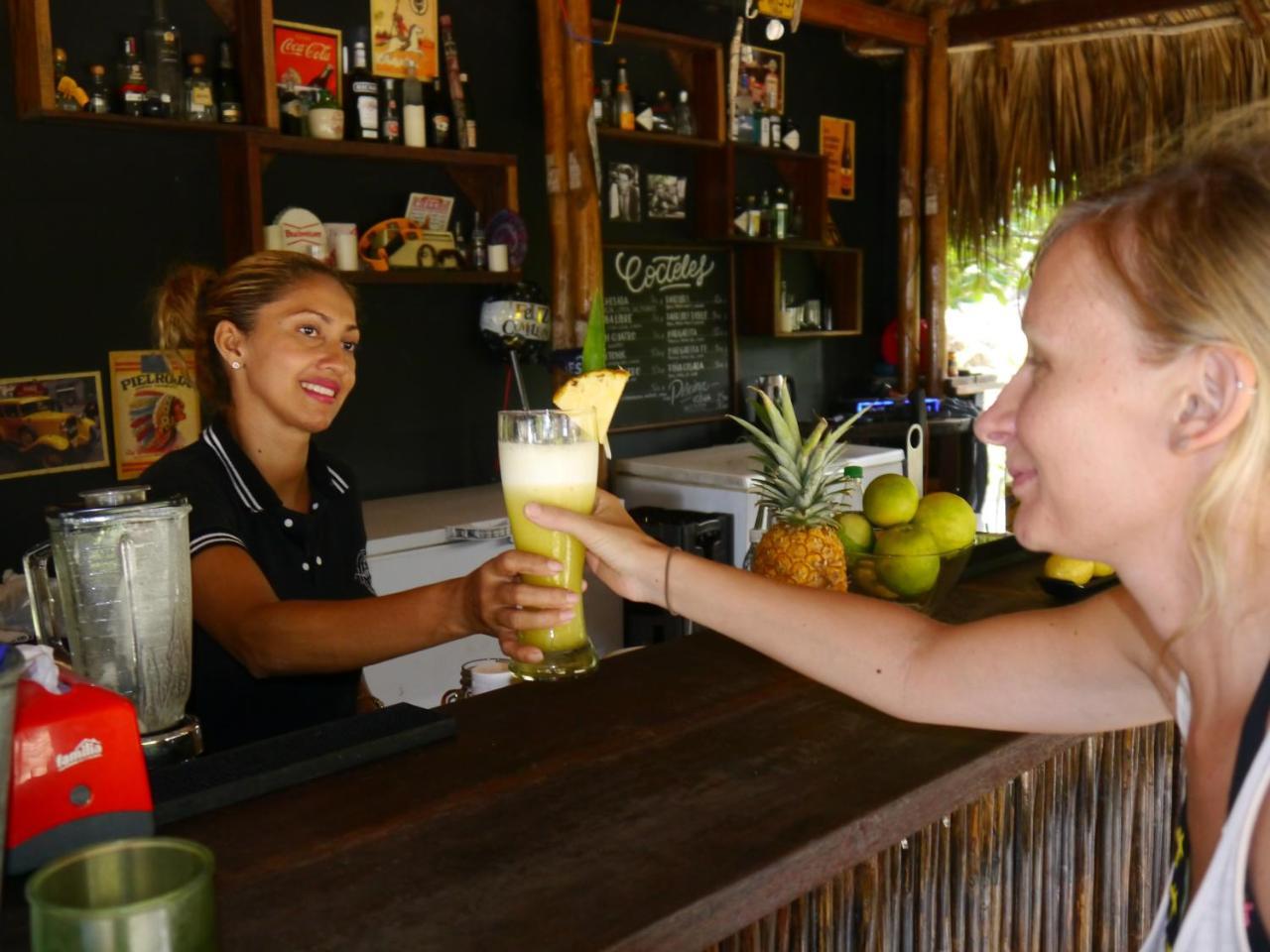 Los Hermanos Beach Hostal Guachaca Dış mekan fotoğraf